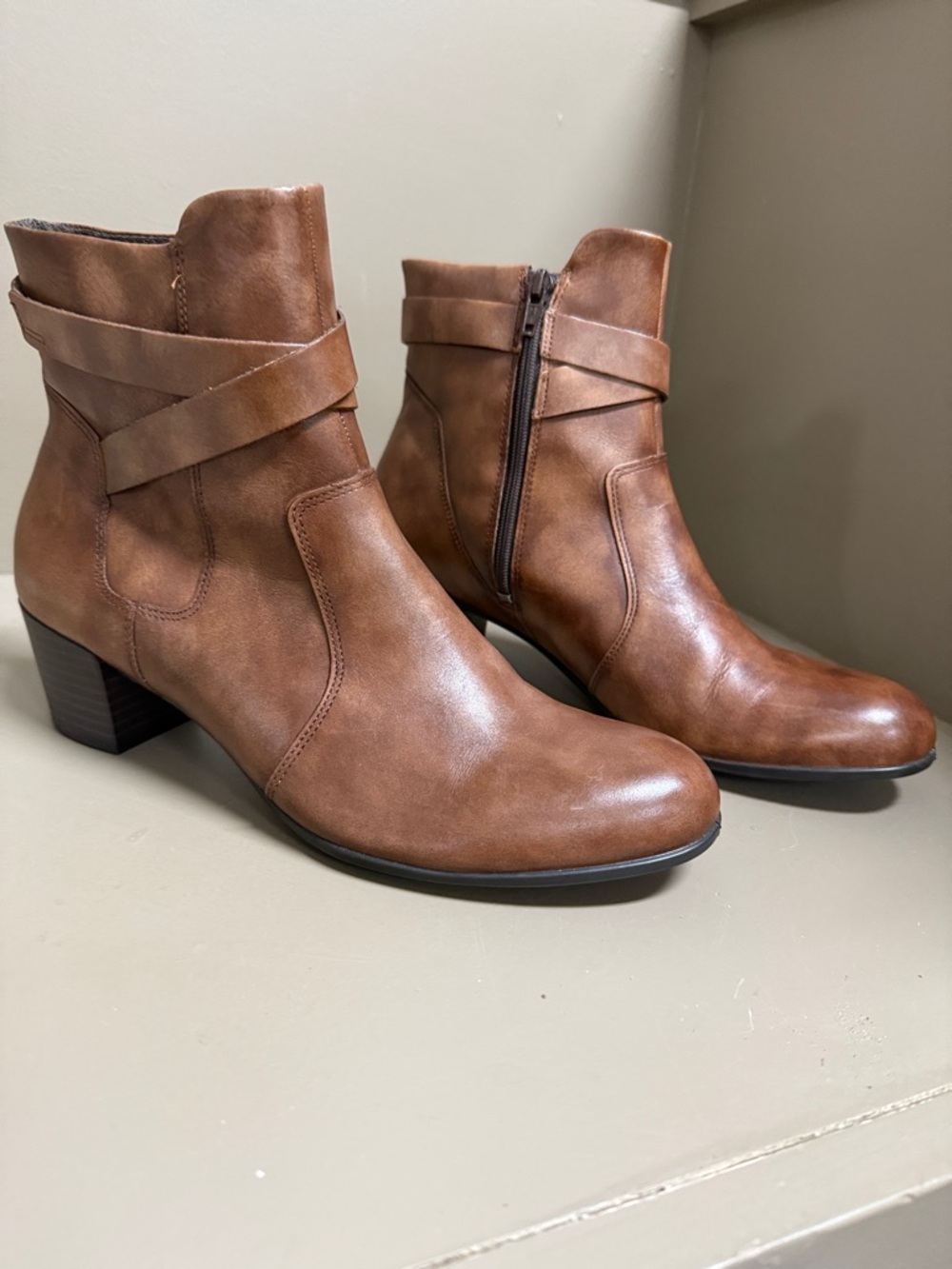Ecco Wrapped Ankle Boot Cognac Brown EU 41, Beautiful Leather, Perfect For Fall
